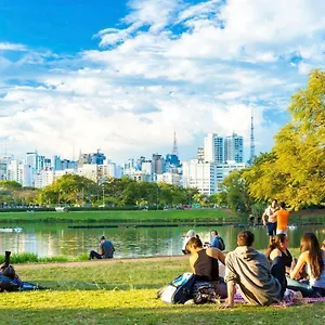 Modernos Totalmente Mobiliados Com Academia Proximo A Metro Parque Ibirapuera E Hospitais Сasa de vacaciones São Paulo